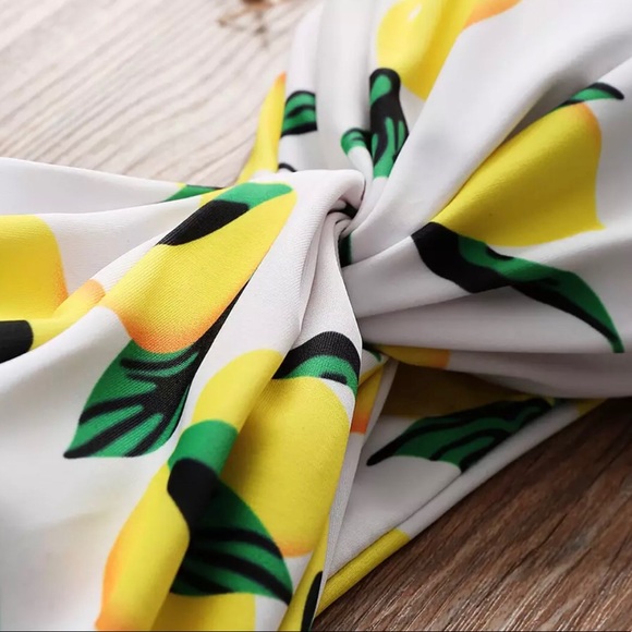 🍋HP!! 🍋Lemon Patterned Bandeau Bikini Set🍋 - Picture 3 of 6